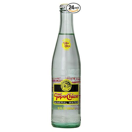 一瓶Topo Chico矿泉水。