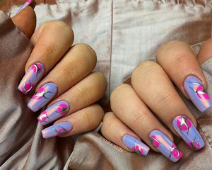 粉色和紫色指甲设计