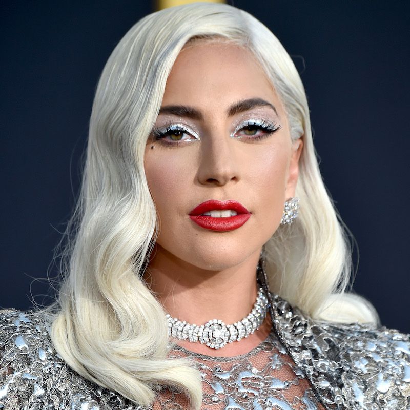 眼线看起来是银色的Lady Gaga