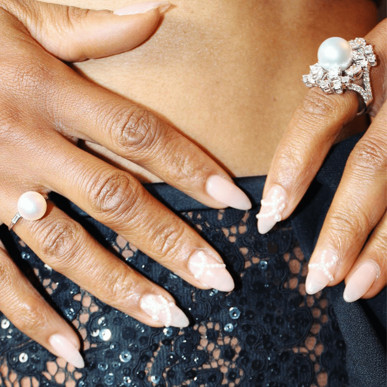 克里华盛顿的珍珠指甲在2023年遇到了联欢晚会