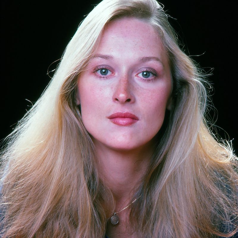 梅丽尔·斯特里普(Meryl Streep) 1976年的时候留着一头金色的长发和侧分
