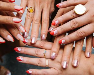 组的红色和白色的修指甲