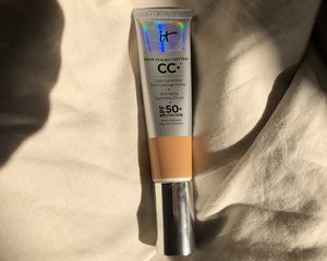 IT化妆品CC+霜与SPF 50+